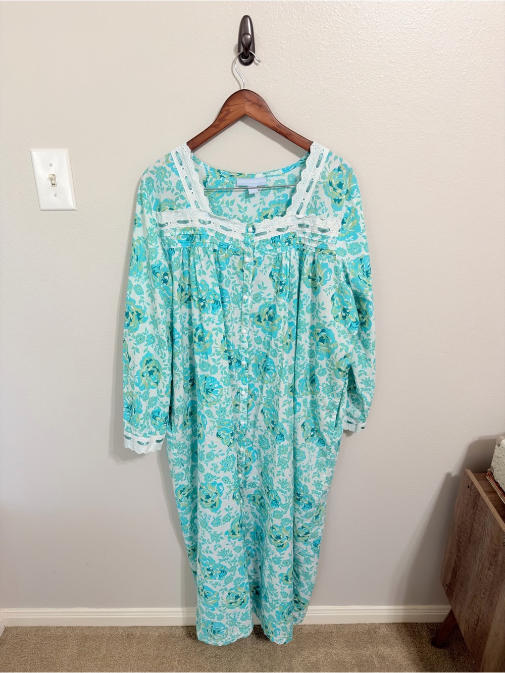 Only Necessities Long Cabbage-Rose Peignoir Robe/Nightgown